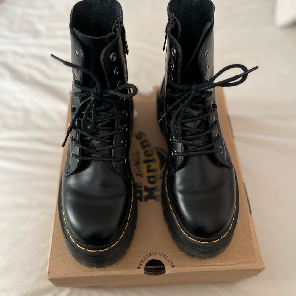 Dr. Martens Jadon boot smooth leather platforms